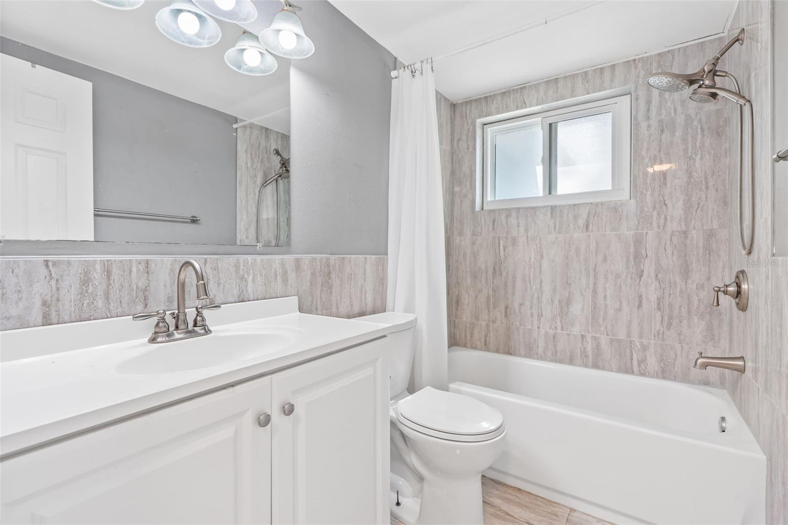 Listing photo id 19 for 11326 Yellowwood Lane