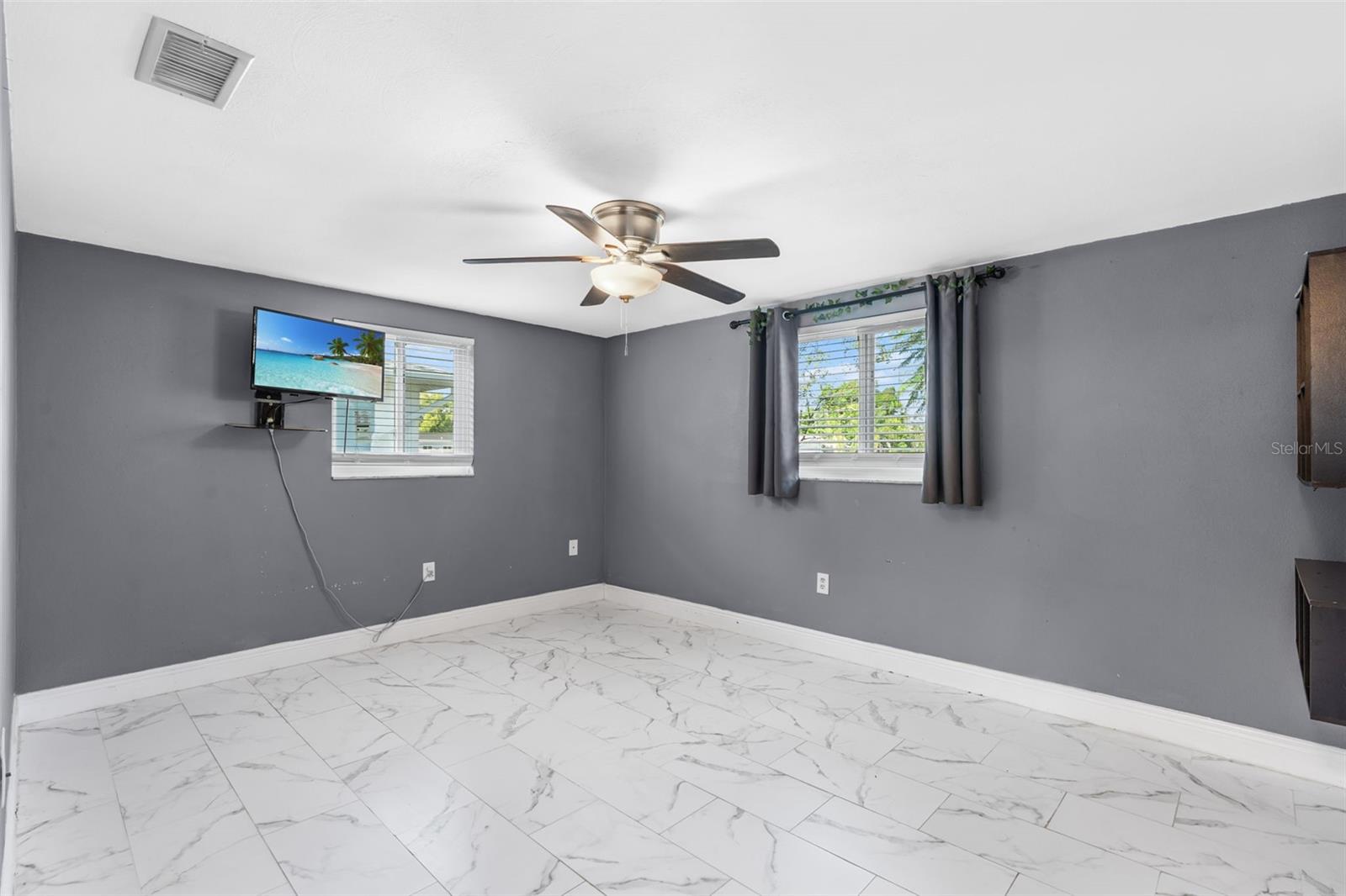Listing photo id 22 for 11326 Yellowwood Lane