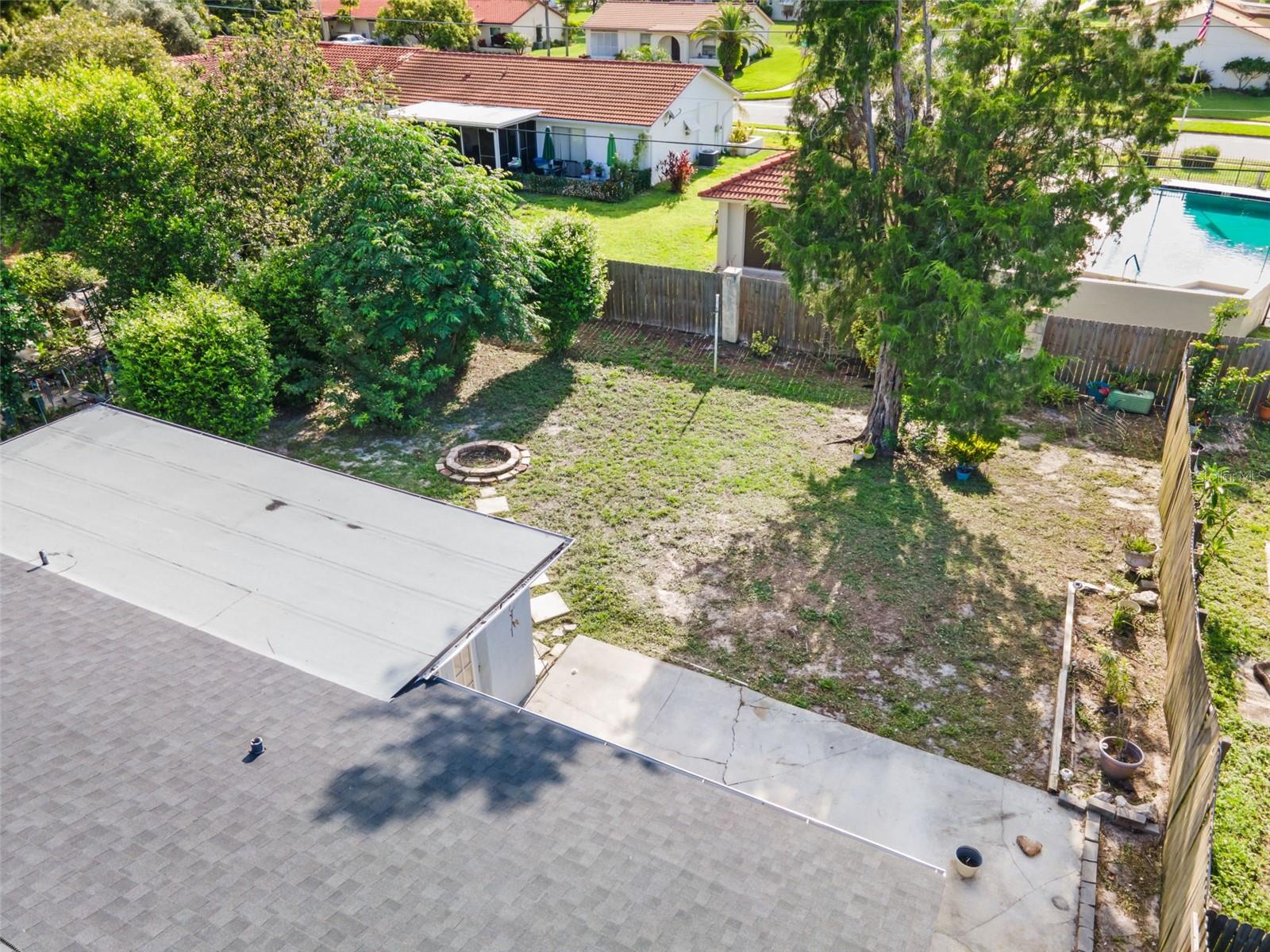 Listing photo id 25 for 11326 Yellowwood Lane