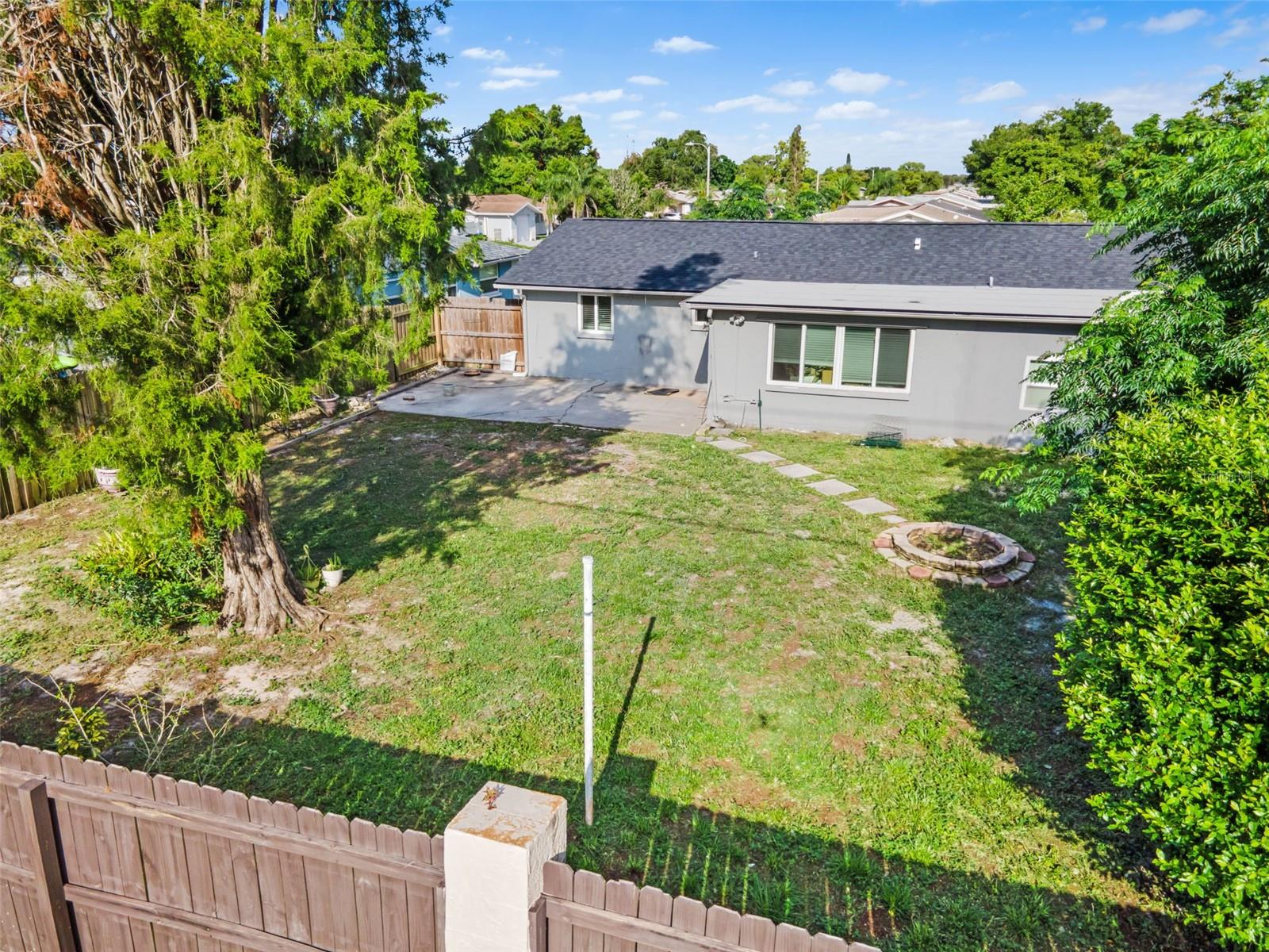 Listing photo id 26 for 11326 Yellowwood Lane