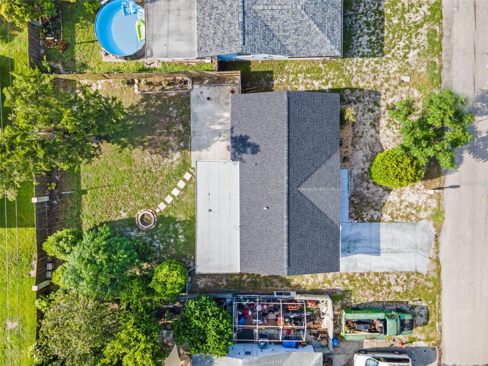 Listing photo id 3 for 11326 Yellowwood Lane