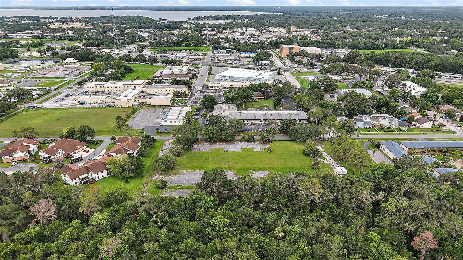Image 6 of 9 For Oak Terrace Drive