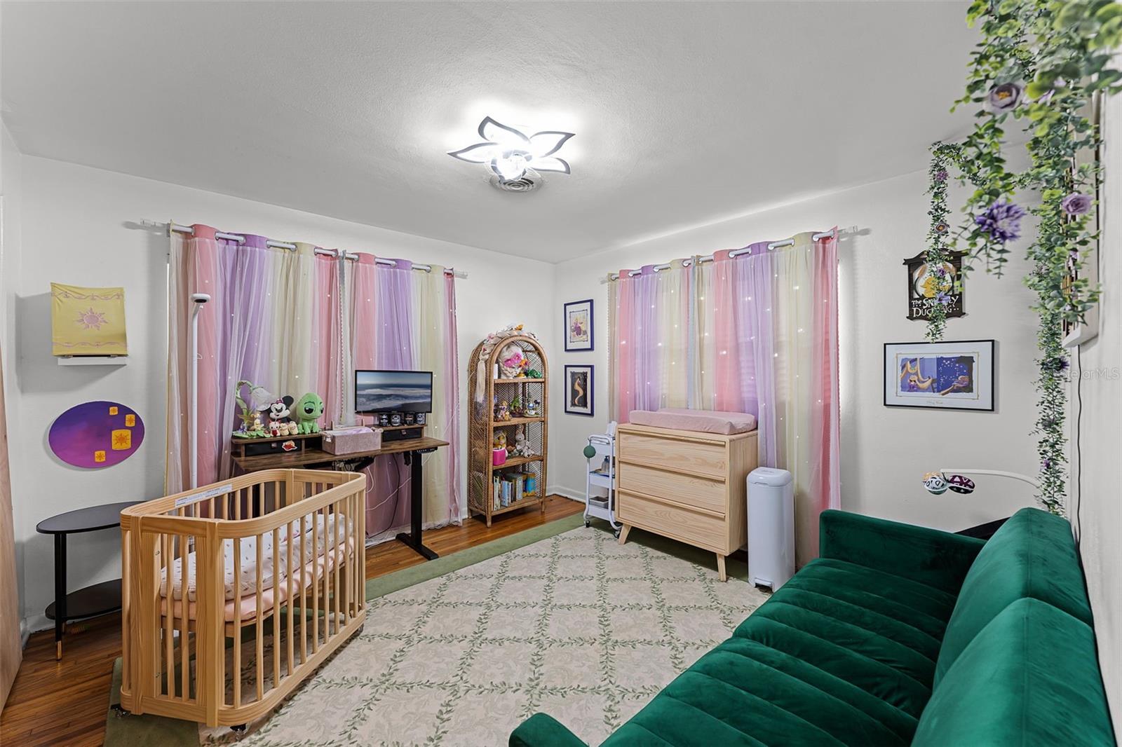 Image 22 of 52 For 703 Hawley Street