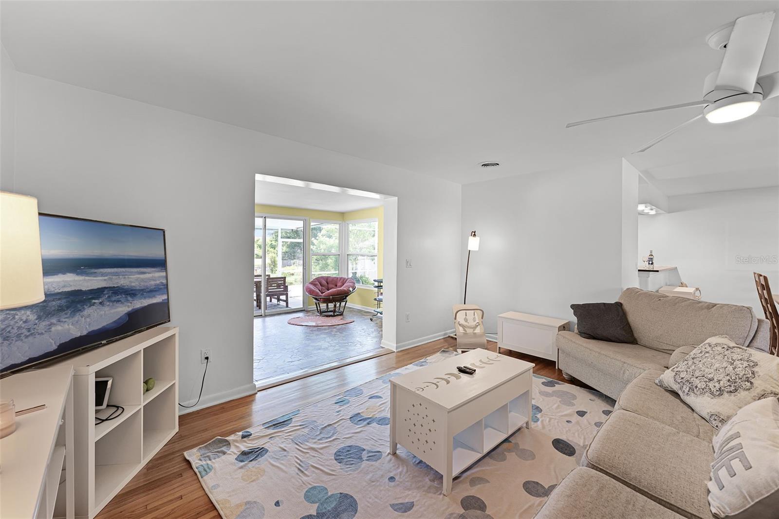 Image 6 of 52 For 703 Hawley Street