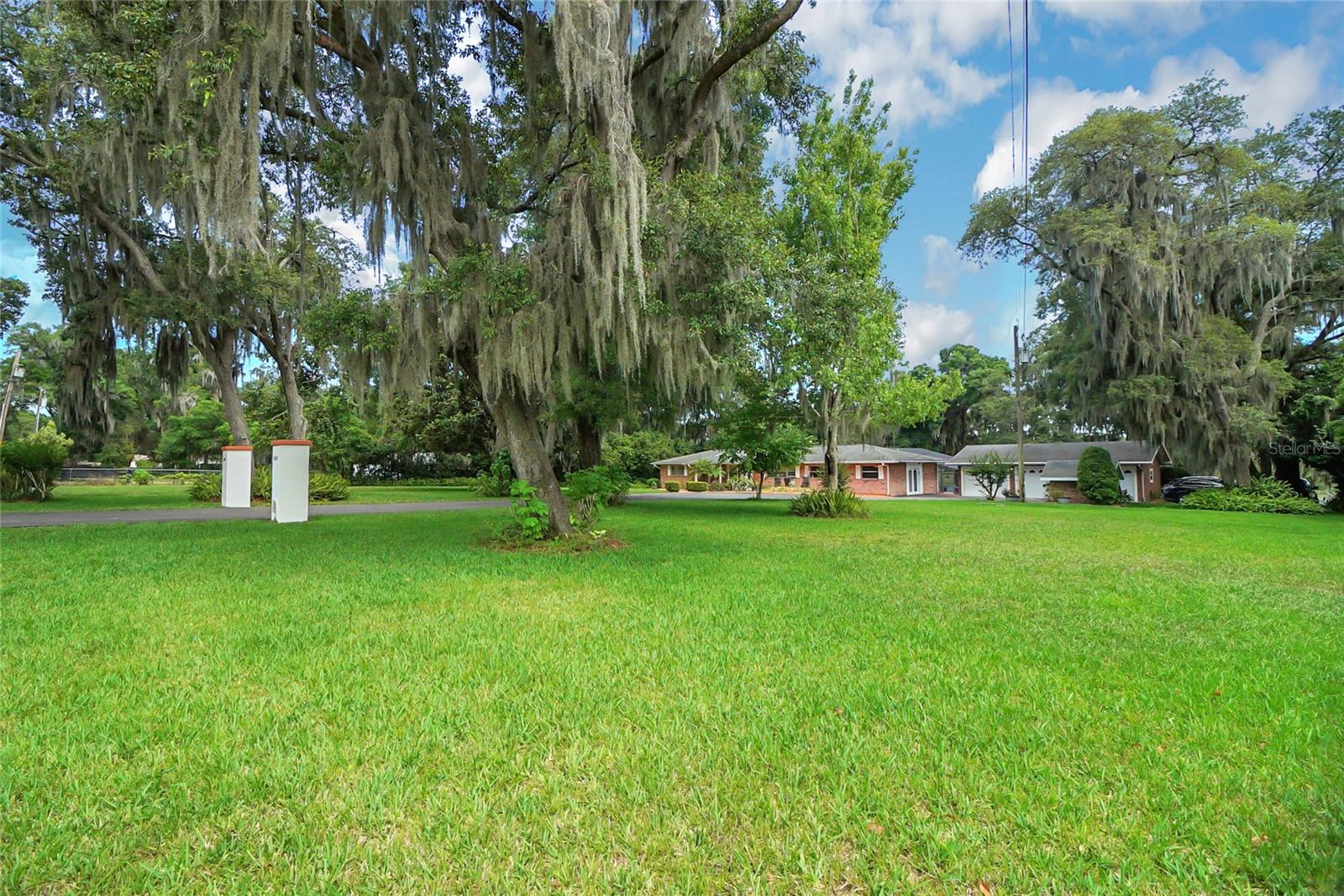 Image 12 of 78 For 2400 Lake Griffin Road