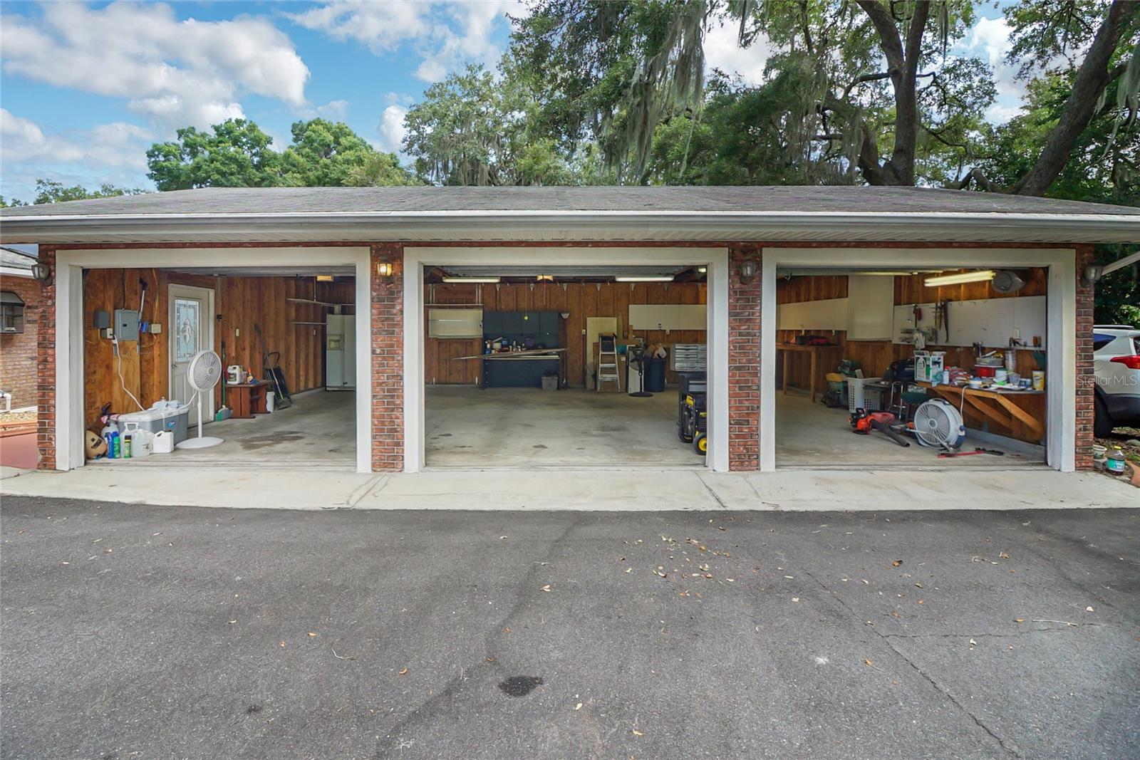 Image 16 of 78 For 2400 Lake Griffin Road