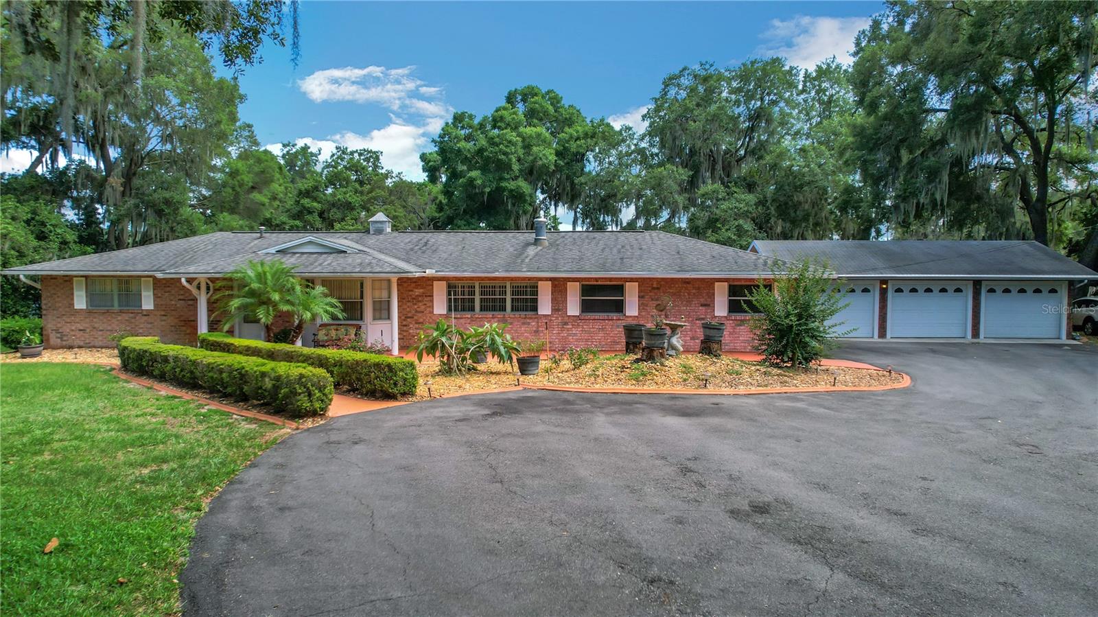 Image 2 of 78 For 2400 Lake Griffin Road