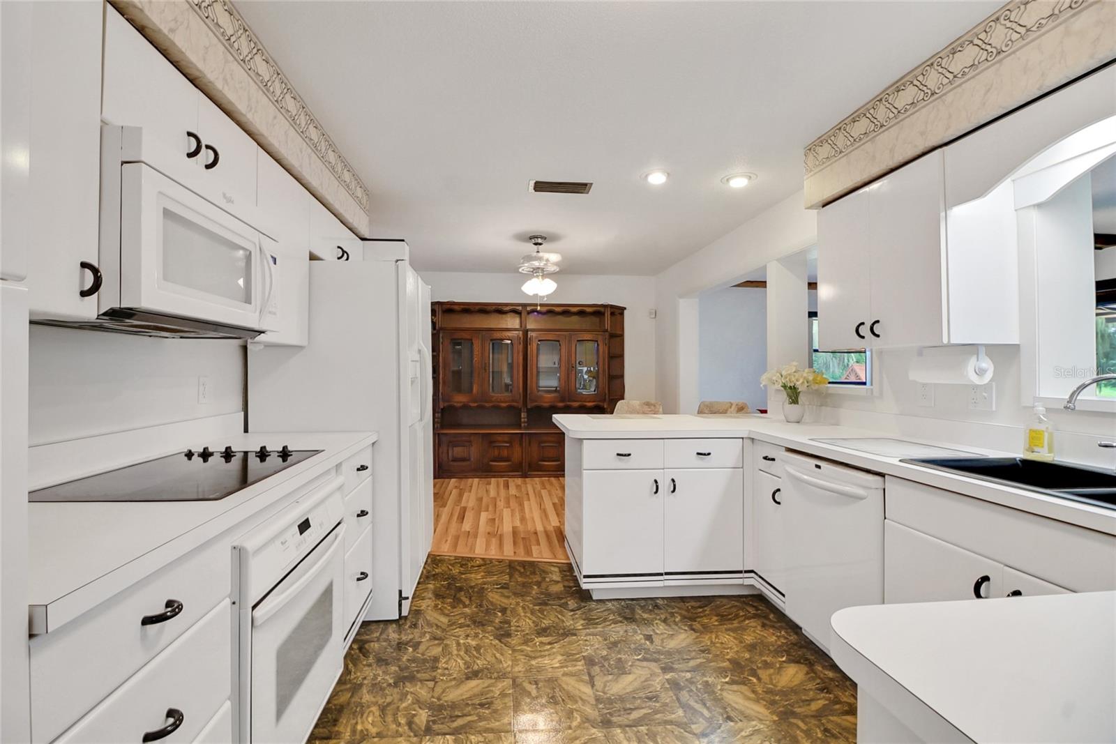Image 37 of 78 For 2400 Lake Griffin Road