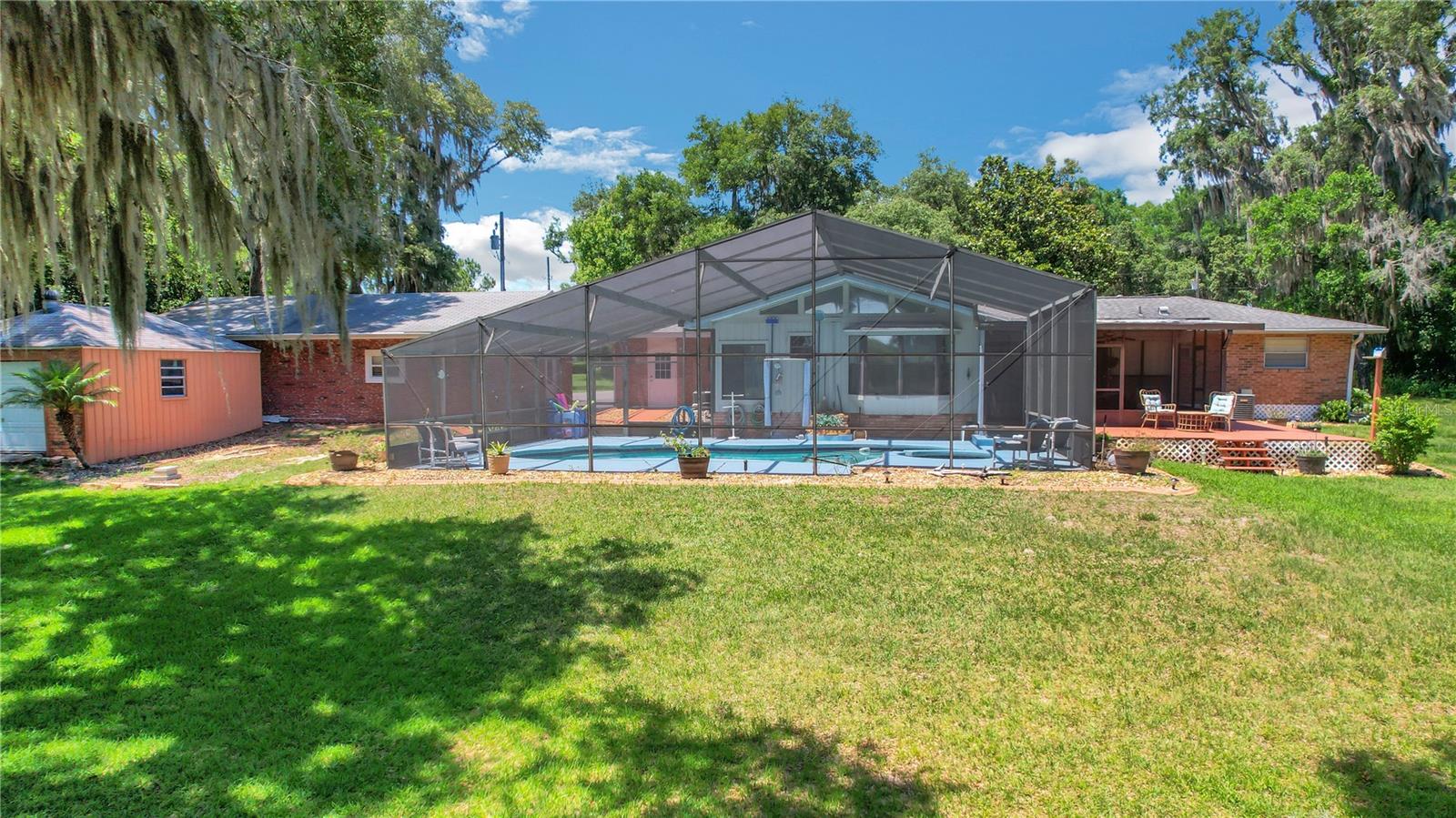 Image 4 of 78 For 2400 Lake Griffin Road