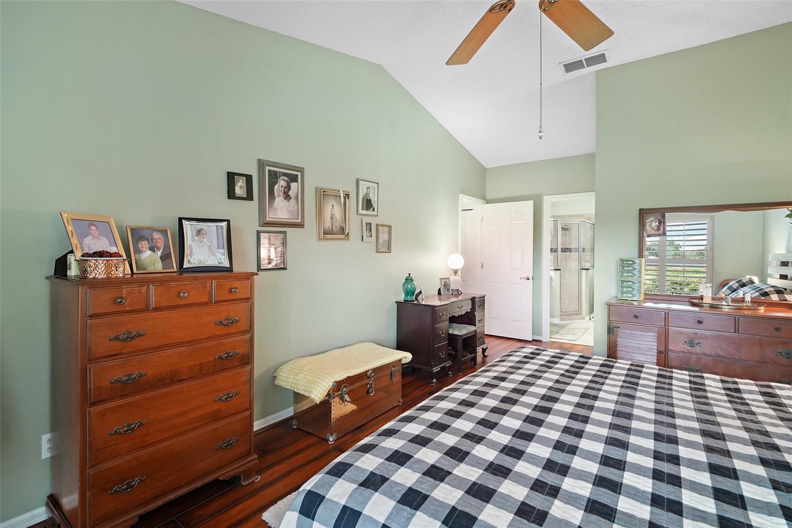Image 4 of 25 For 4514 River Ridge Drive