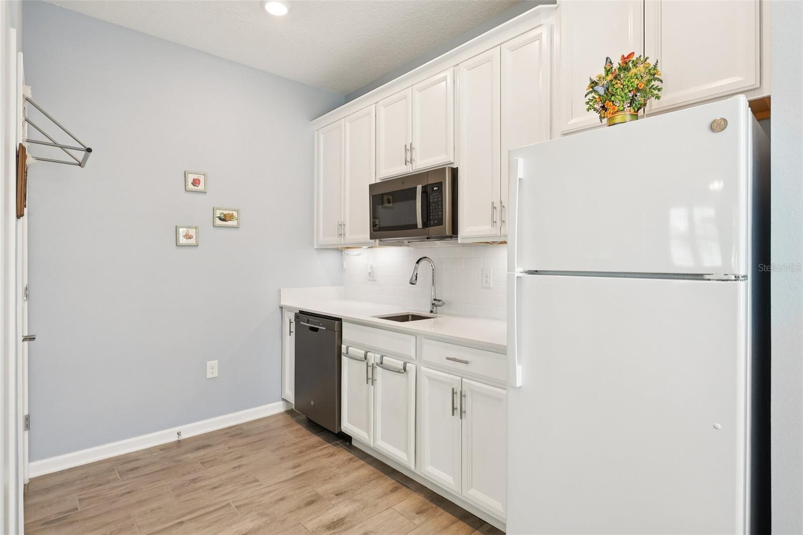 Image 13 of 64 For 49 White Horse Way