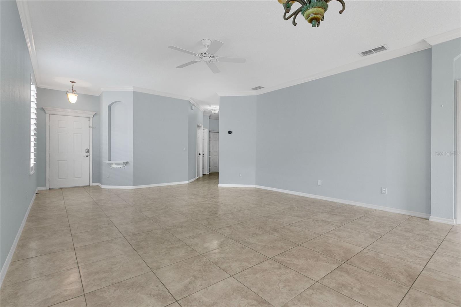 Image 5 of 37 For 1017 Saint Ives Court