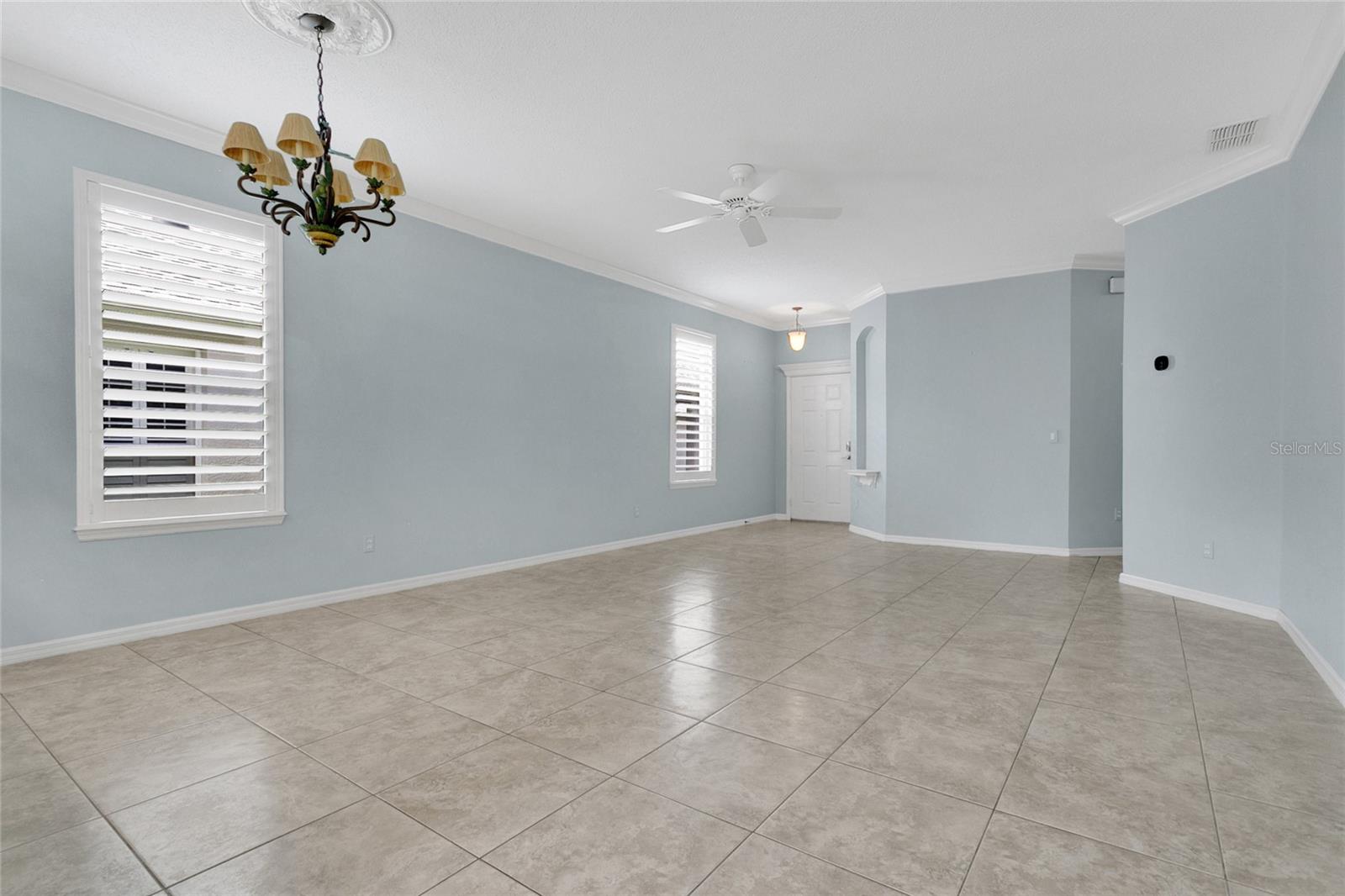 Image 6 of 37 For 1017 Saint Ives Court