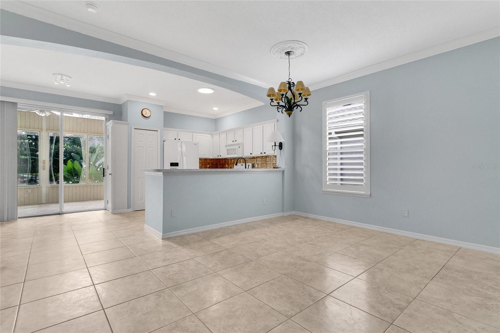 Image 9 of 37 For 1017 Saint Ives Court