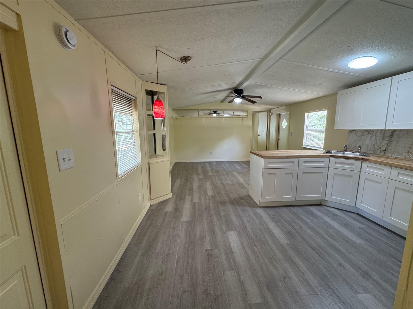 Image 5 of 13 For 4940 Hunts Court 4