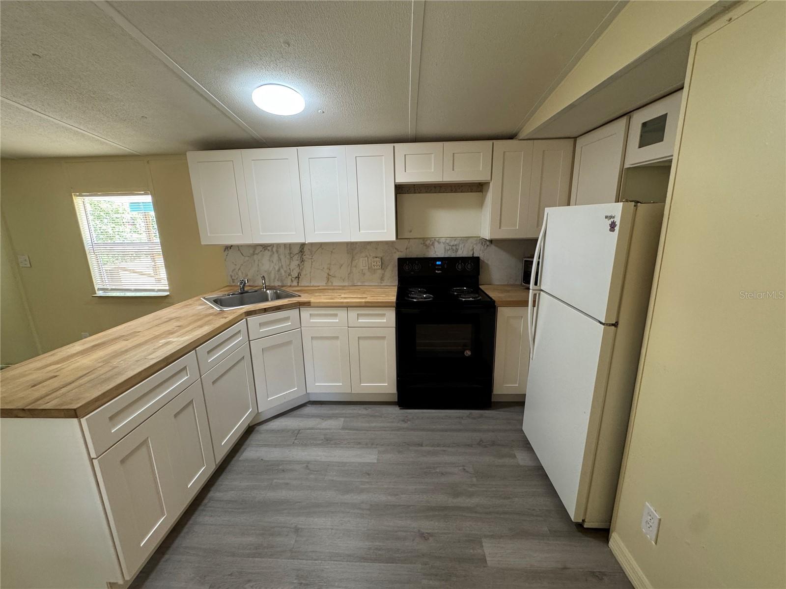 Image 6 of 13 For 4940 Hunts Court 4