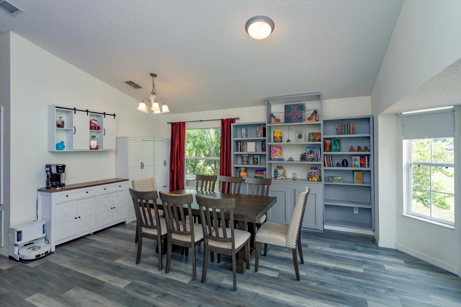 Image 8 of 47 For 24739 Martin Street