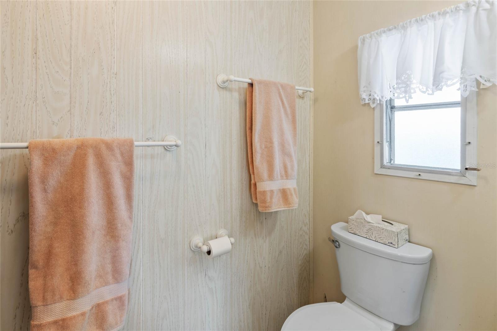 Image 17 of 27 For 805 Royal Palm Avenue