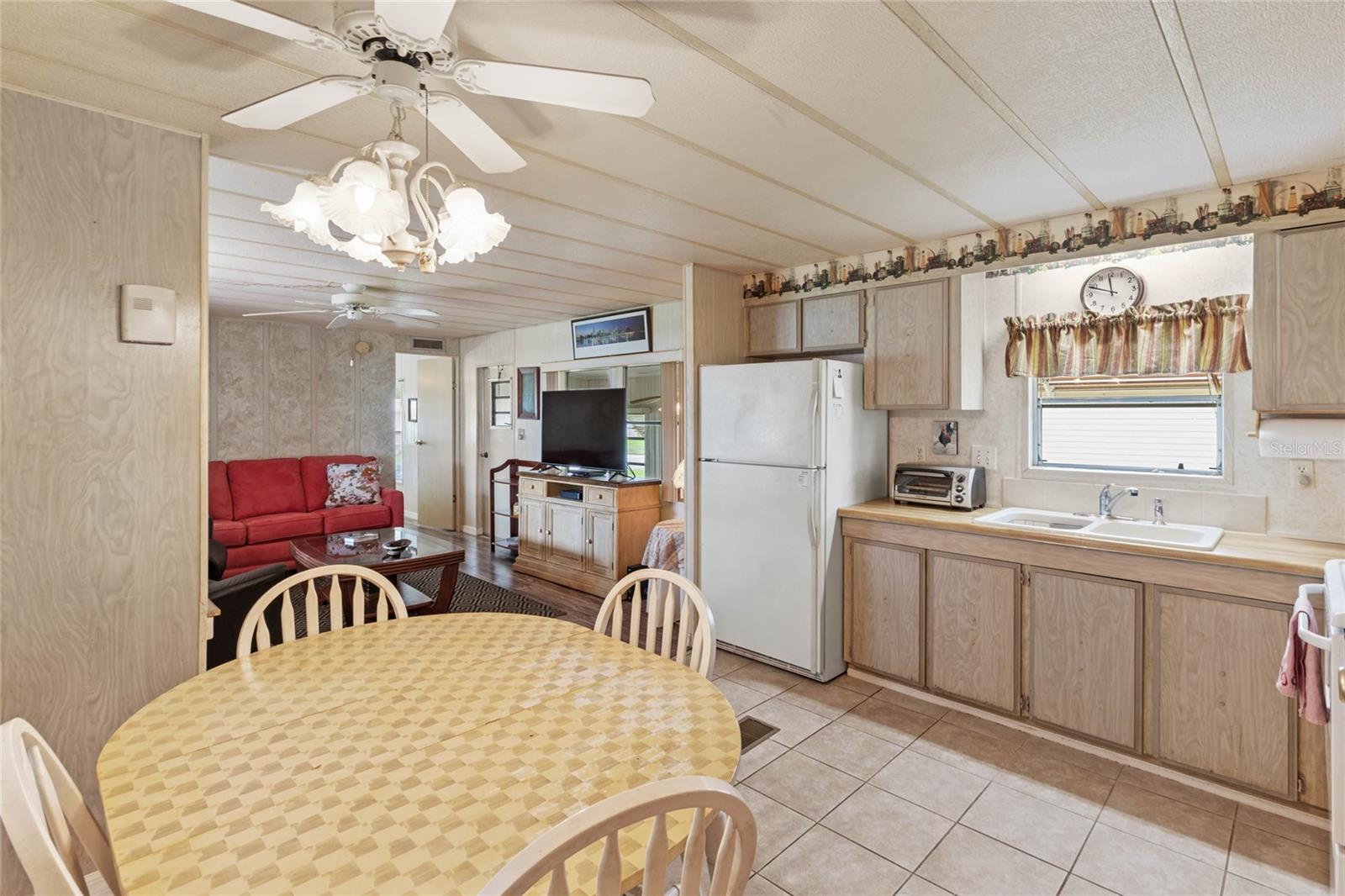 Image 25 of 27 For 805 Royal Palm Avenue