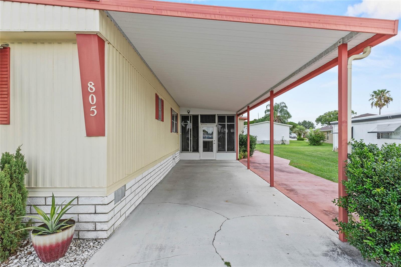 Image 4 of 27 For 805 Royal Palm Avenue