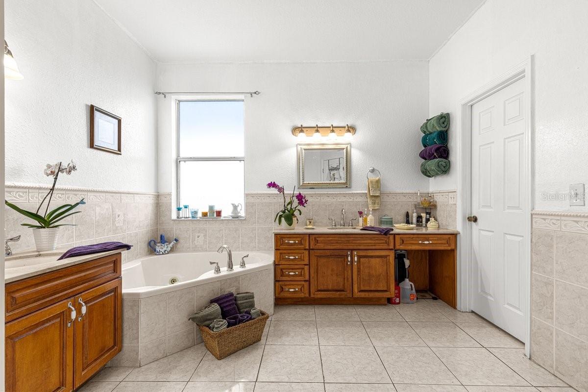 Image 67 of 93 For 12345 14th Avenue