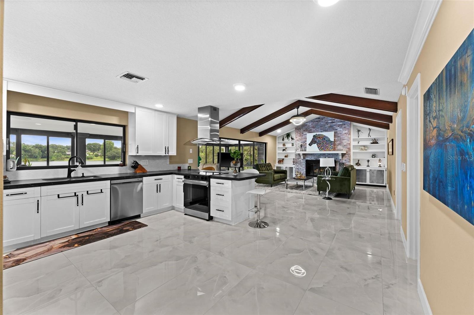 Image 14 of 60 For 3105 Lakeshore Court