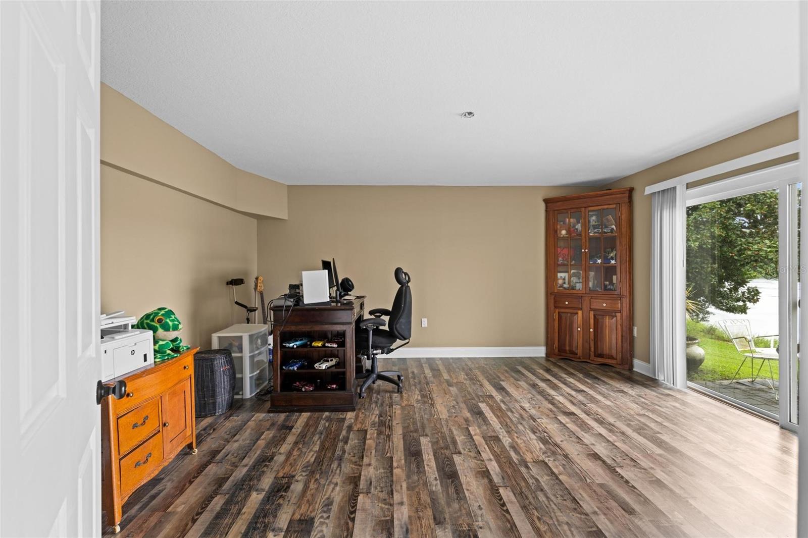 Image 39 of 60 For 3105 Lakeshore Court