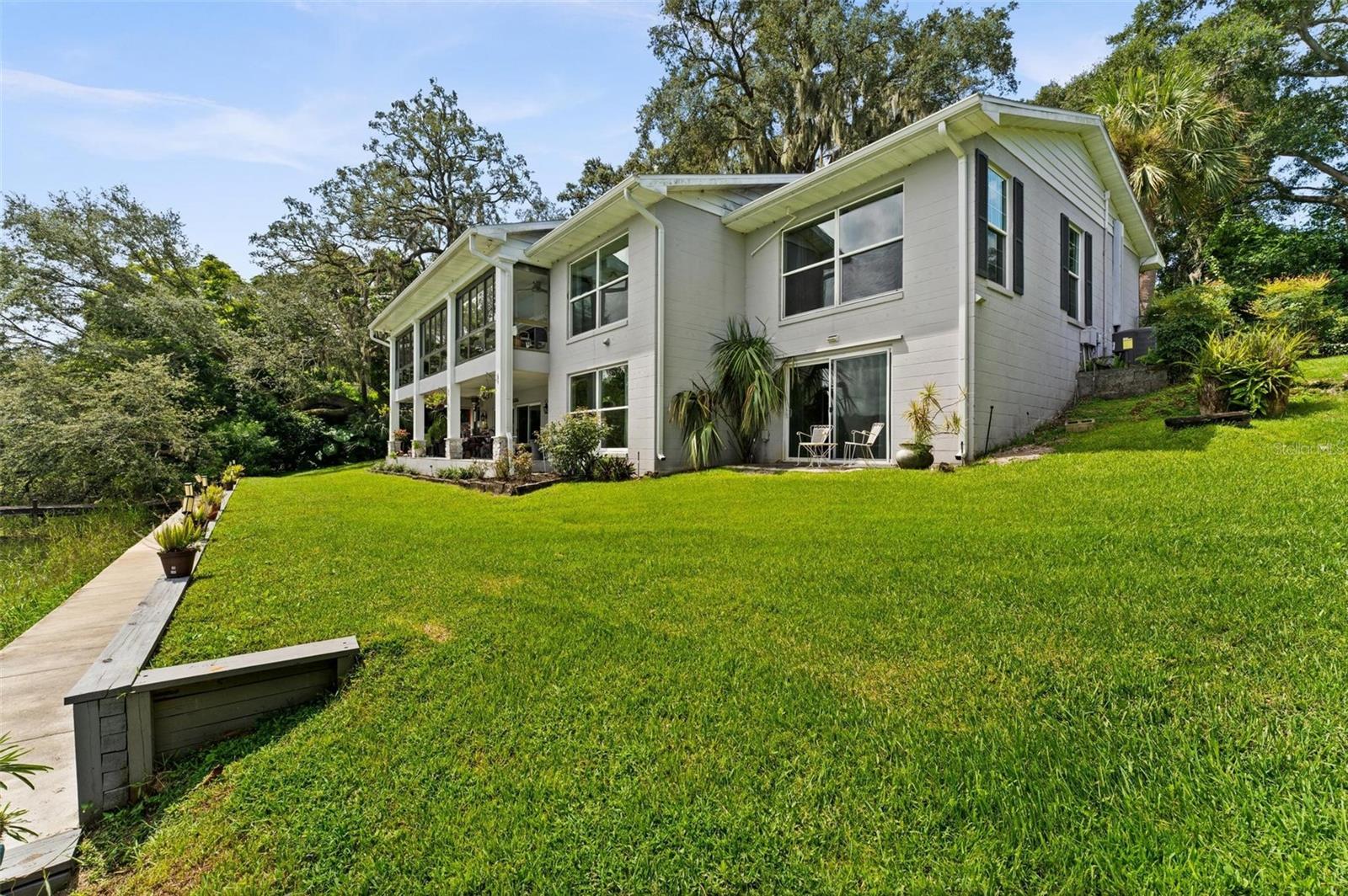 Image 49 of 60 For 3105 Lakeshore Court