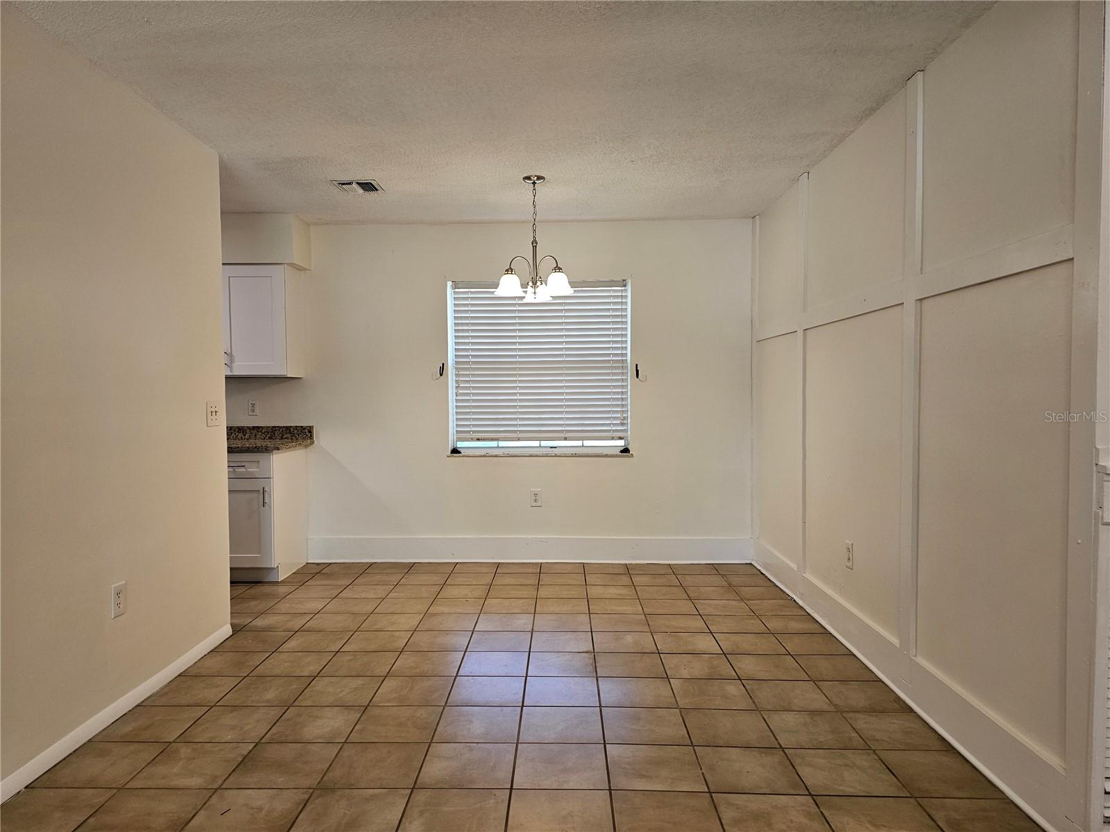 Image 3 of 16 For 5550 Saint Joseph Boulevard