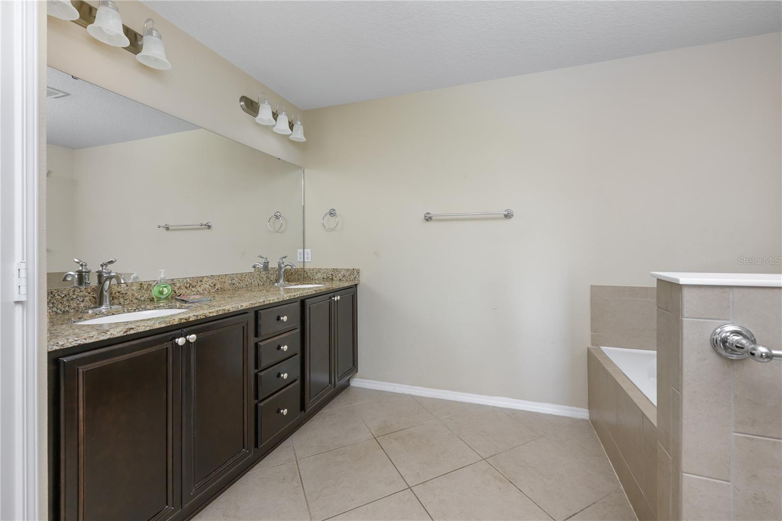Image 41 of 53 For 30304 Cheval Street