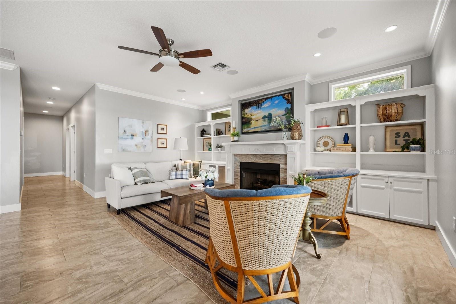 Image 11 of 63 For 2945 Lakeshore Drive