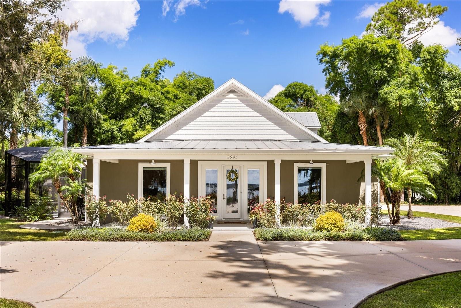 Image 2 of 63 For 2945 Lakeshore Drive