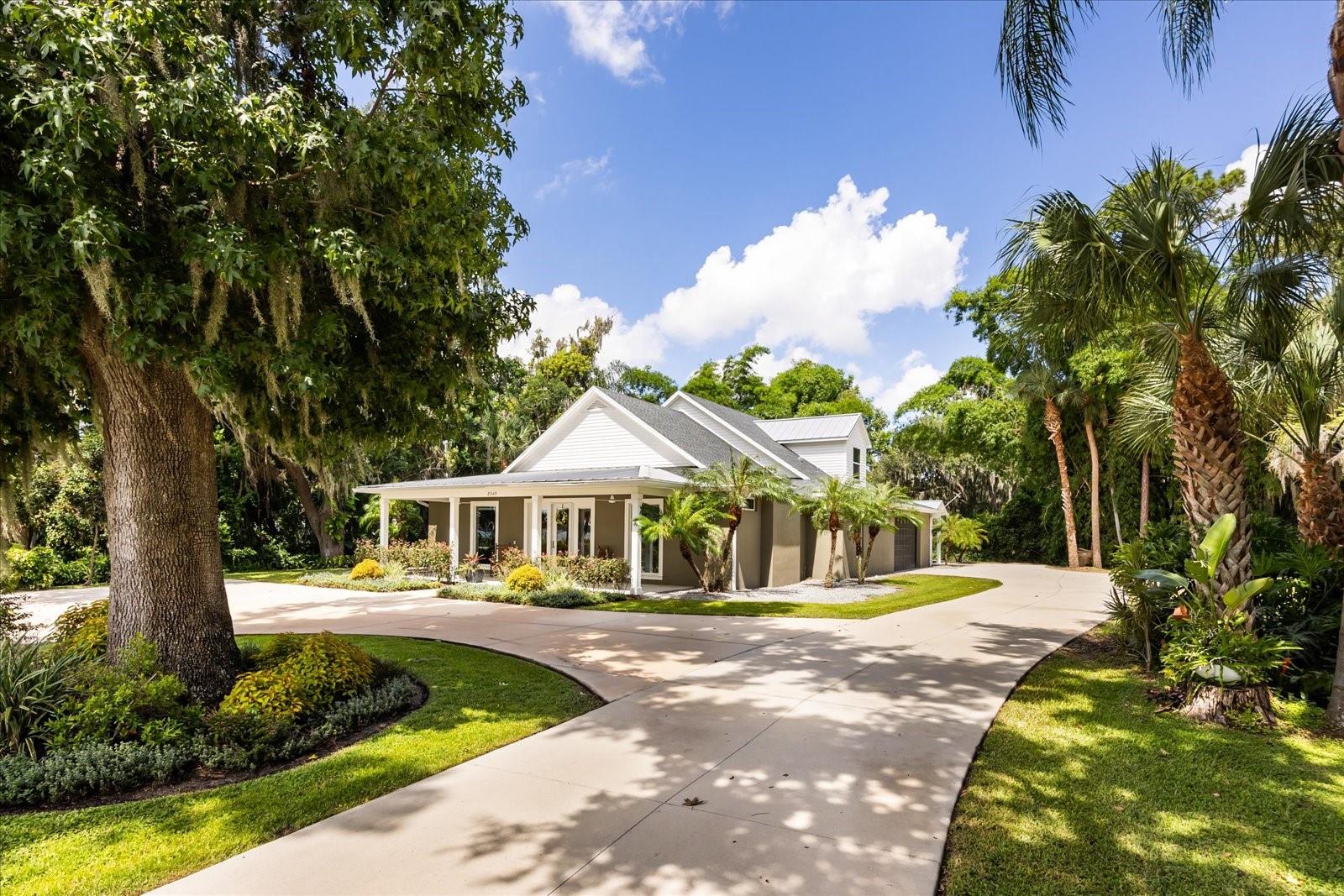 Image 3 of 63 For 2945 Lakeshore Drive