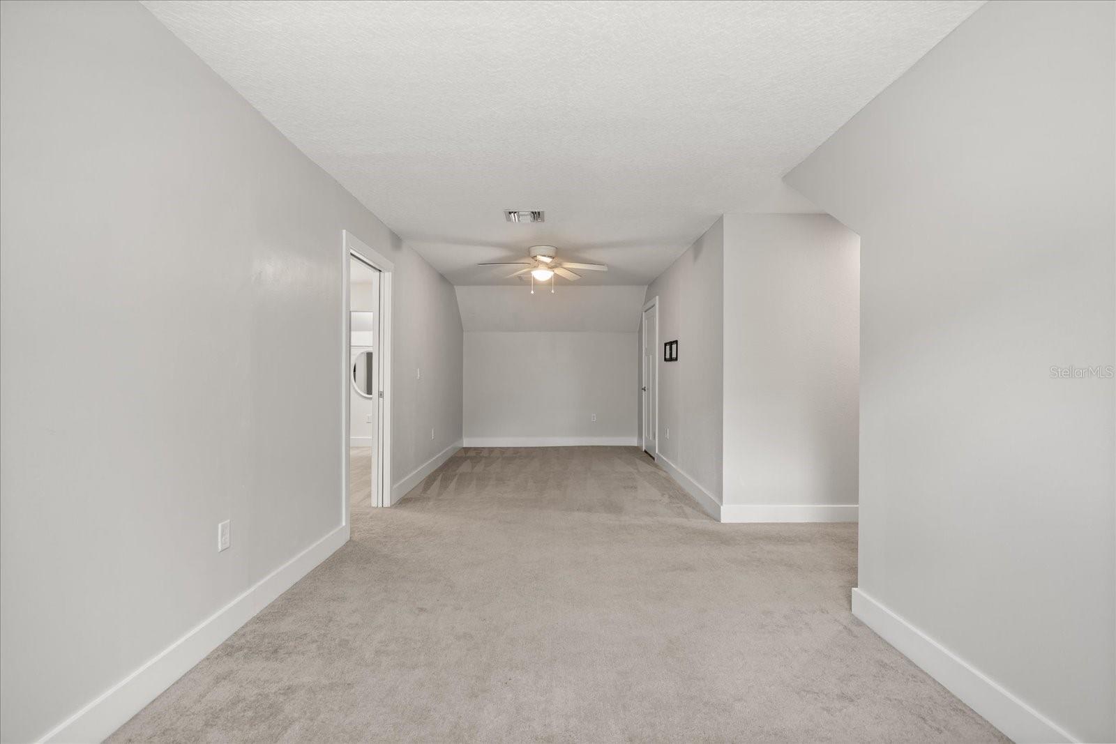 Image 35 of 63 For 2945 Lakeshore Drive