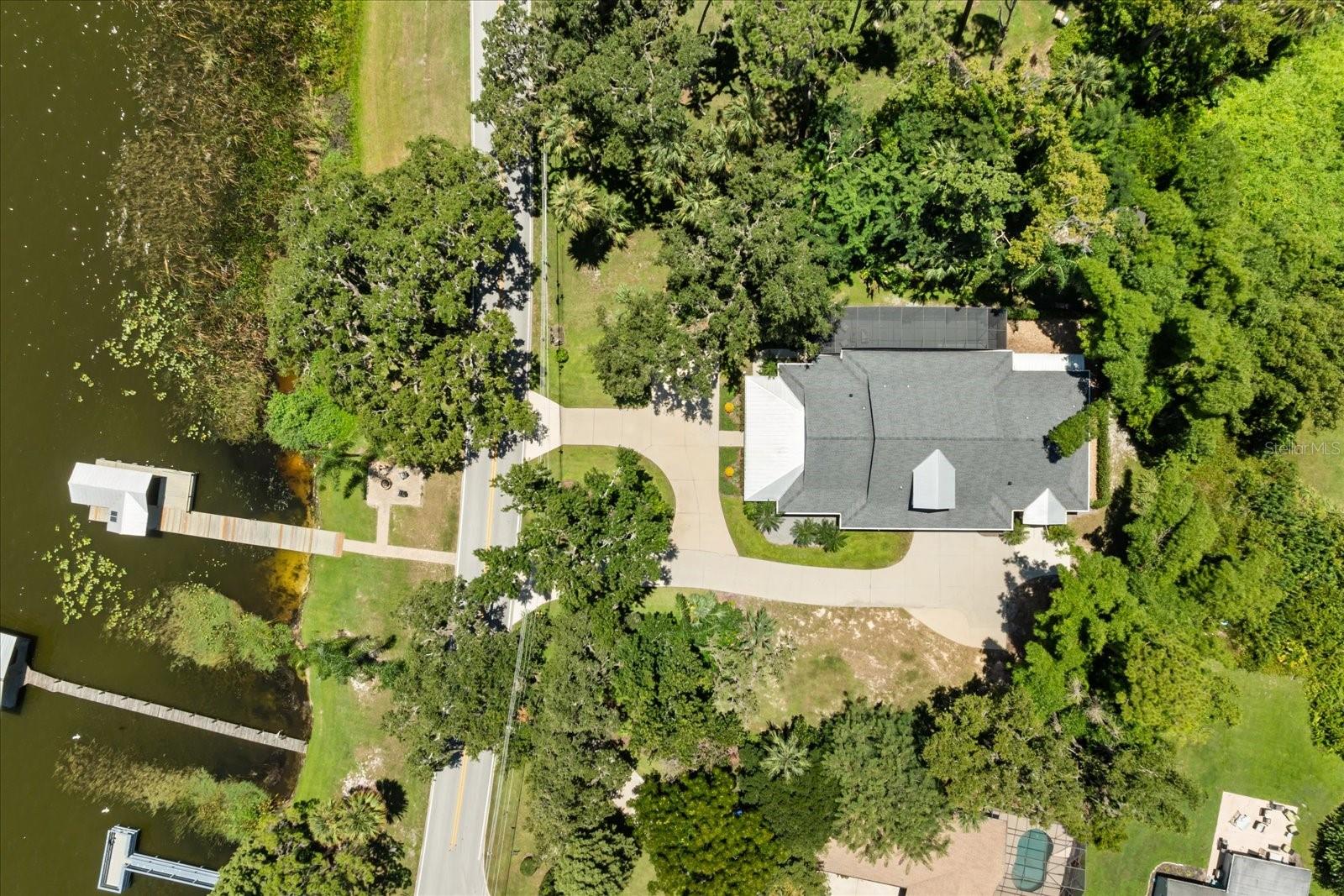 Image 53 of 63 For 2945 Lakeshore Drive