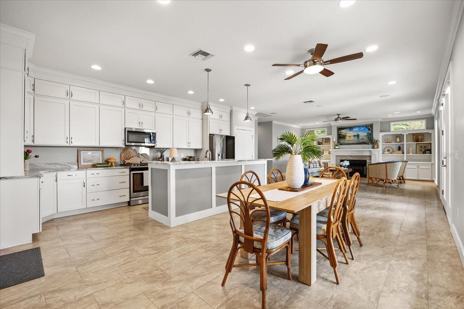 Image 8 of 63 For 2945 Lakeshore Drive