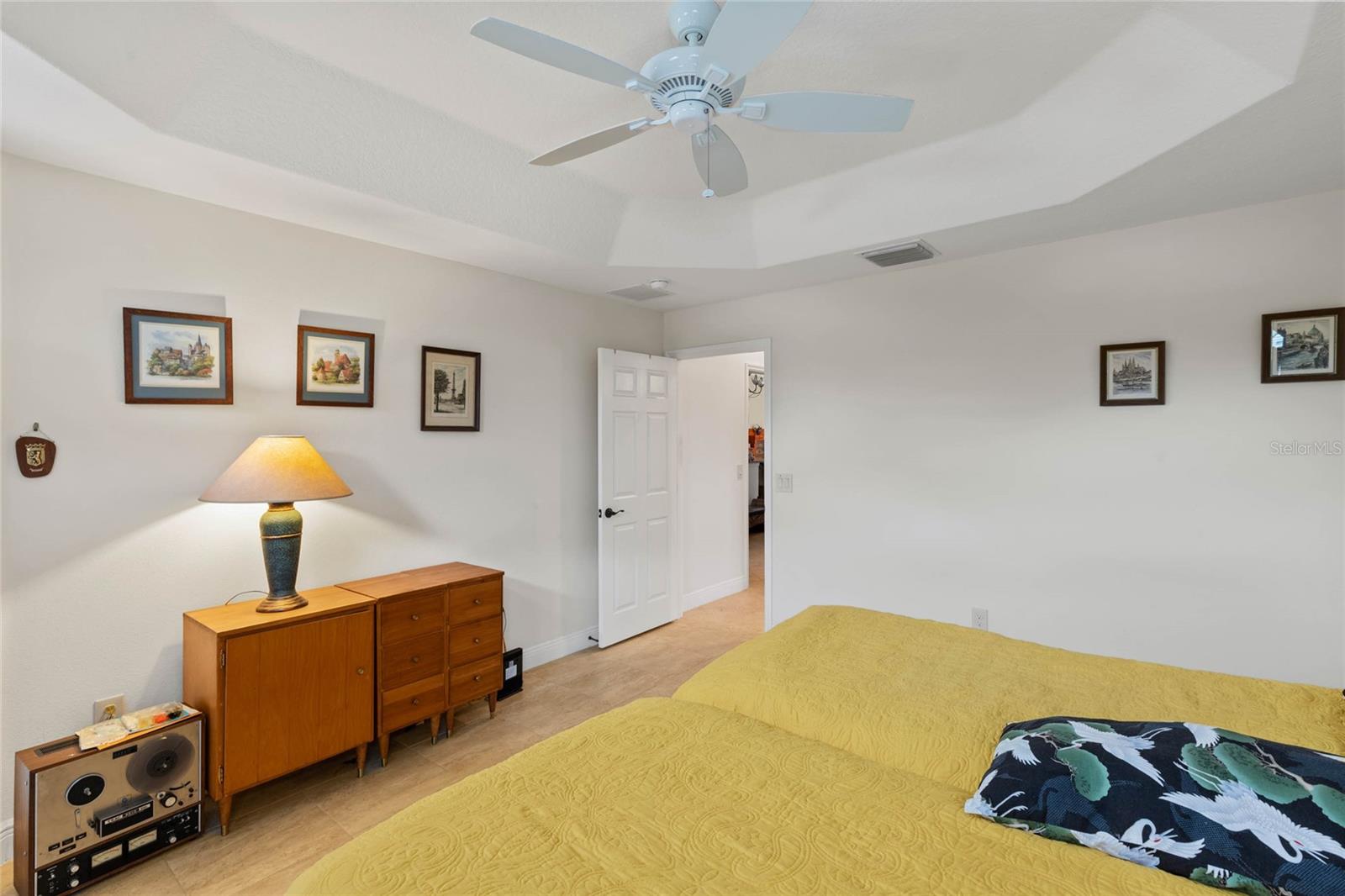 Image 16 of 31 For 1965 Gatehouse Terrace