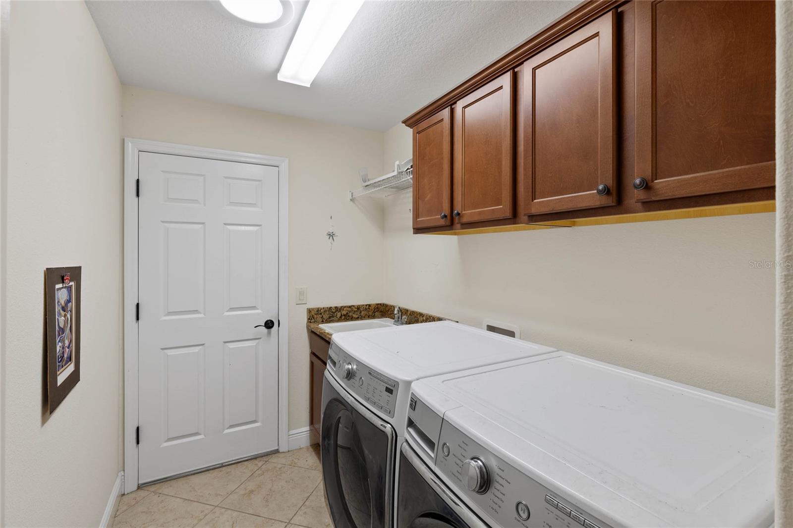 Image 22 of 31 For 1965 Gatehouse Terrace