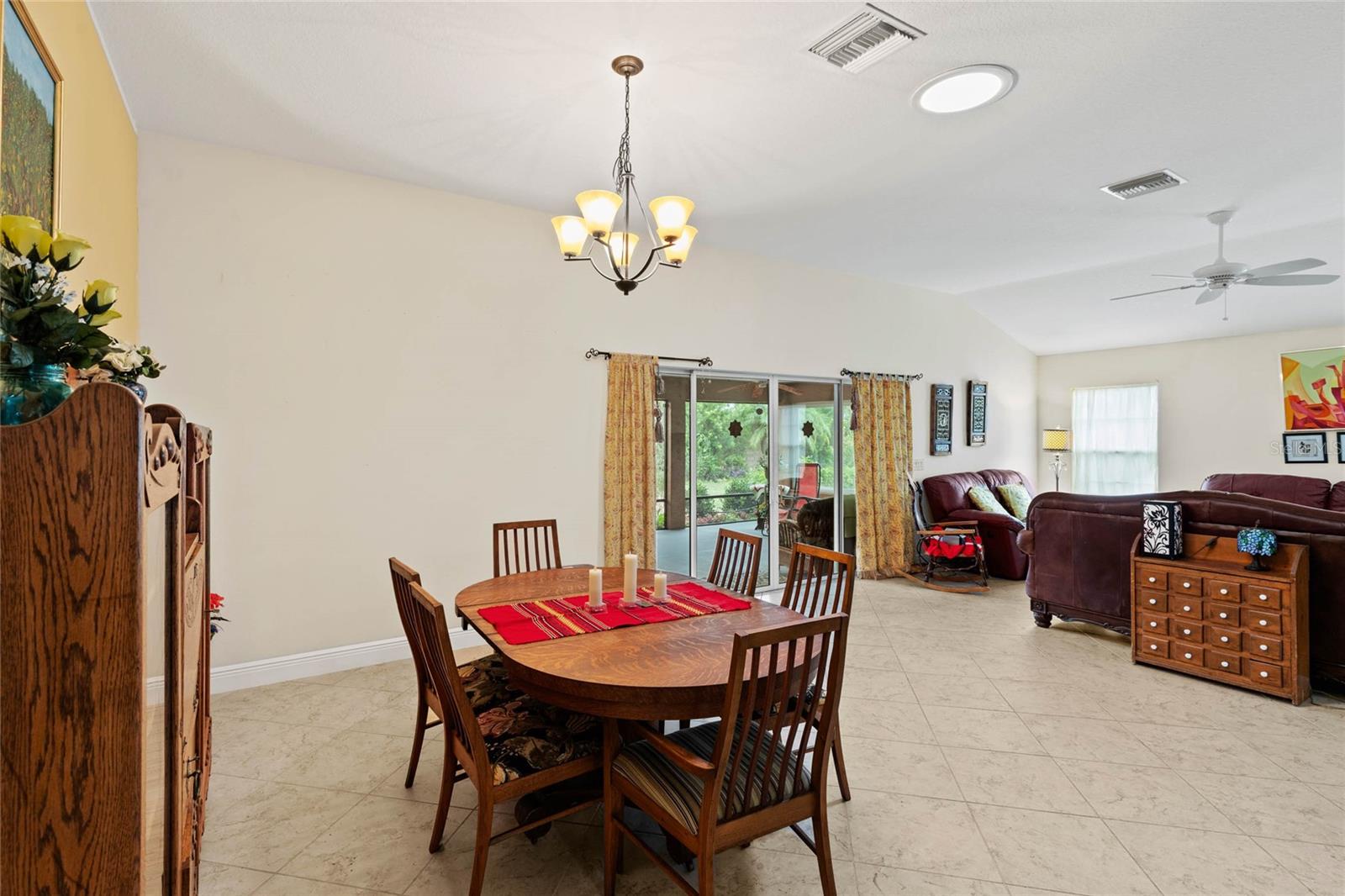 Image 23 of 31 For 1965 Gatehouse Terrace