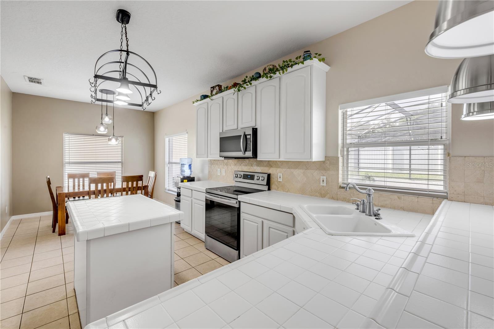 Image 18 of 43 For 6710 Sunquest Drive