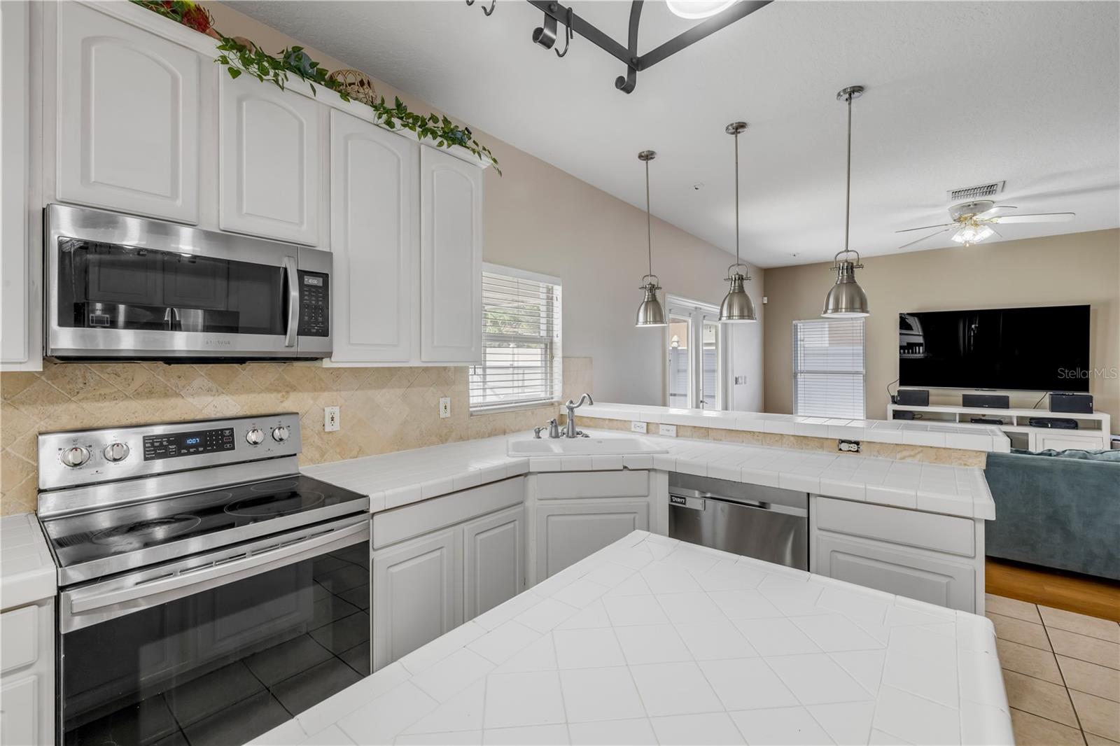 Image 22 of 43 For 6710 Sunquest Drive