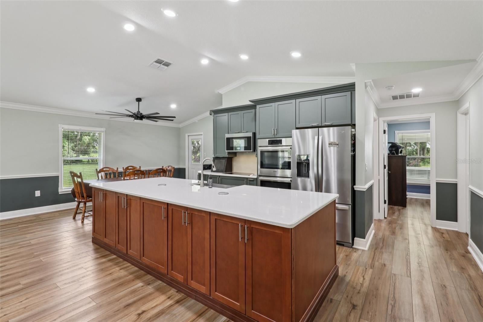 Image 10 of 39 For 40535 Louise Road