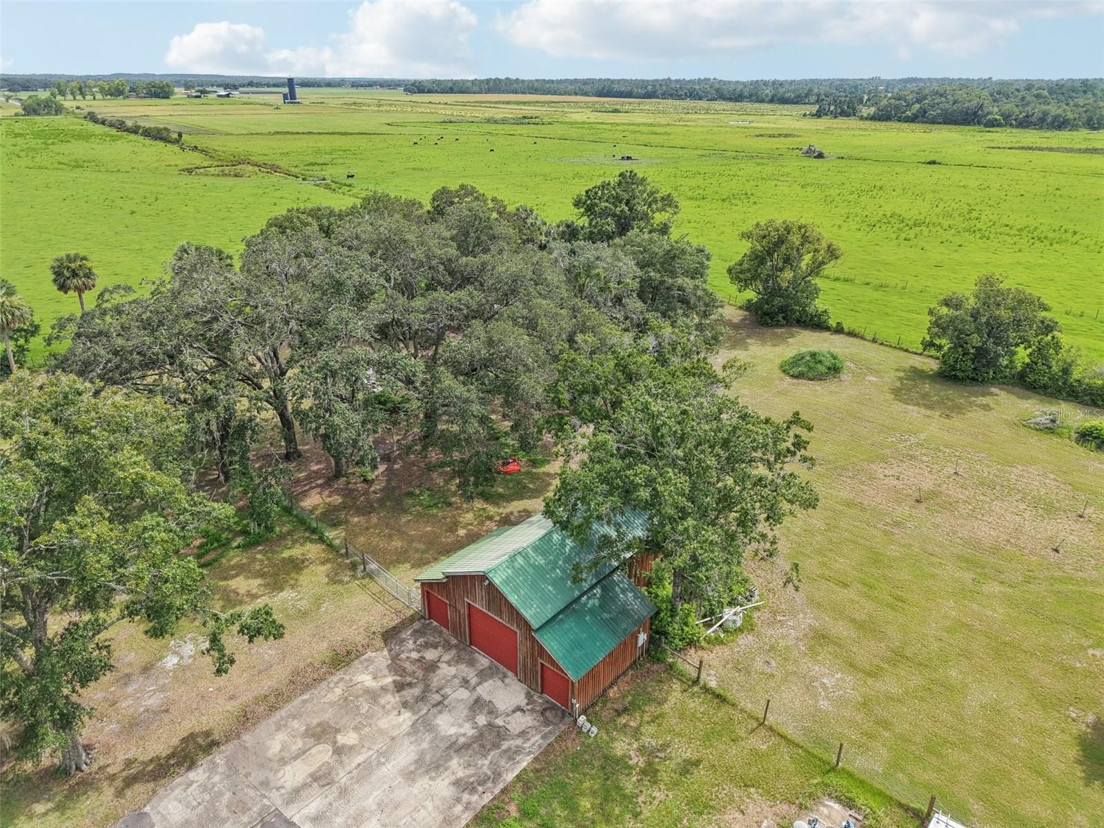Image 33 of 39 For 40535 Louise Road
