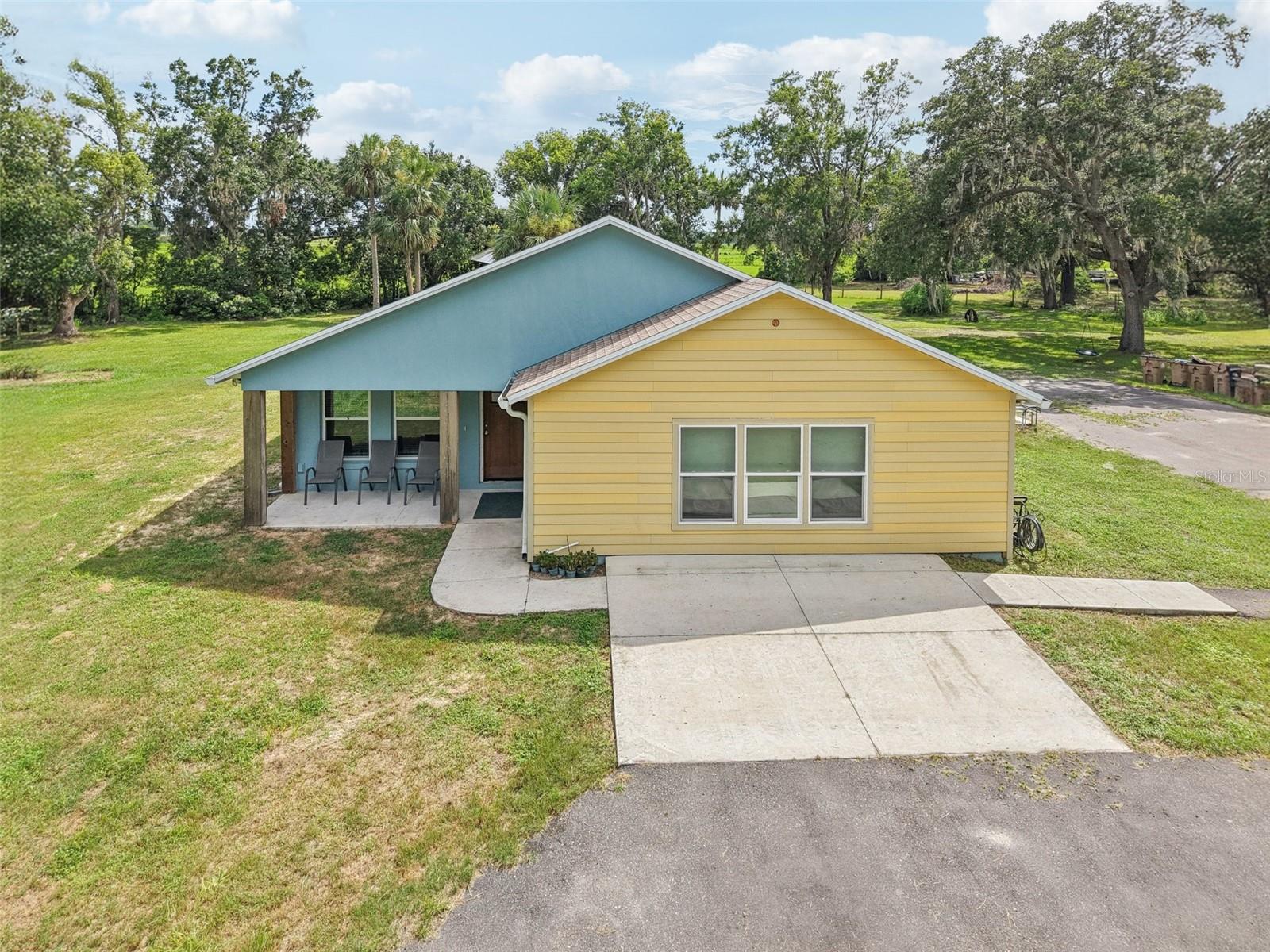 Image 4 of 39 For 40535 Louise Road