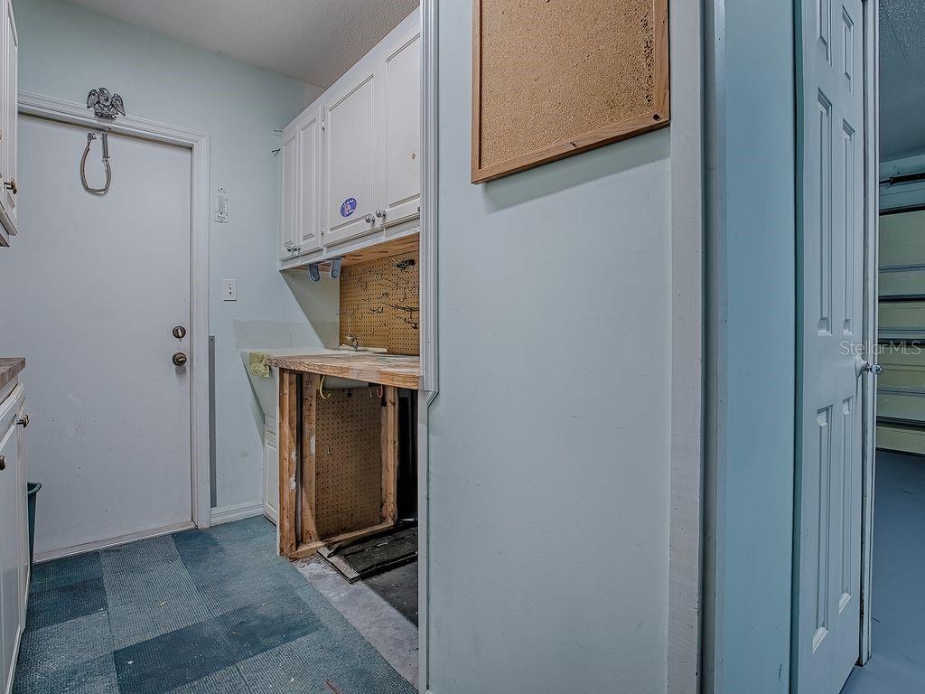 Image 13 of 41 For 4625 River Ridge Drive