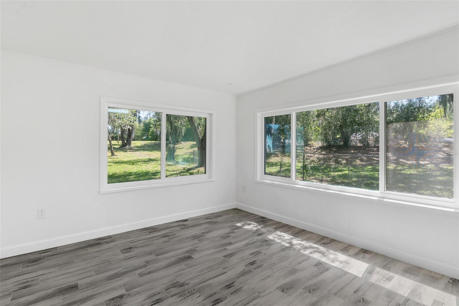 Image 14 of 25 For 109 Lakeview Street