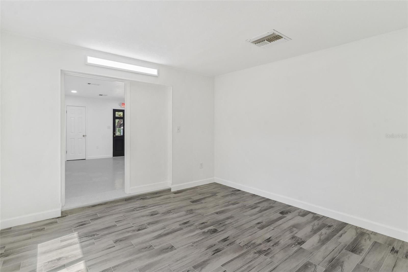 Image 15 of 25 For 109 Lakeview Street
