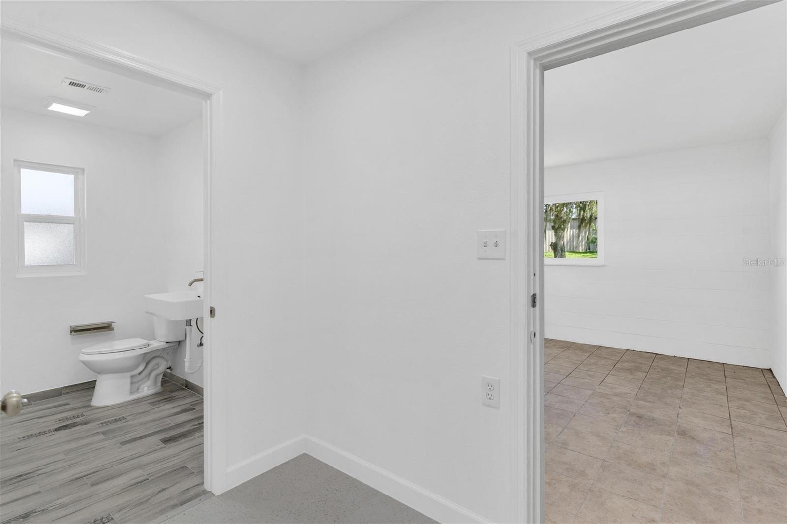 Image 16 of 25 For 109 Lakeview Street