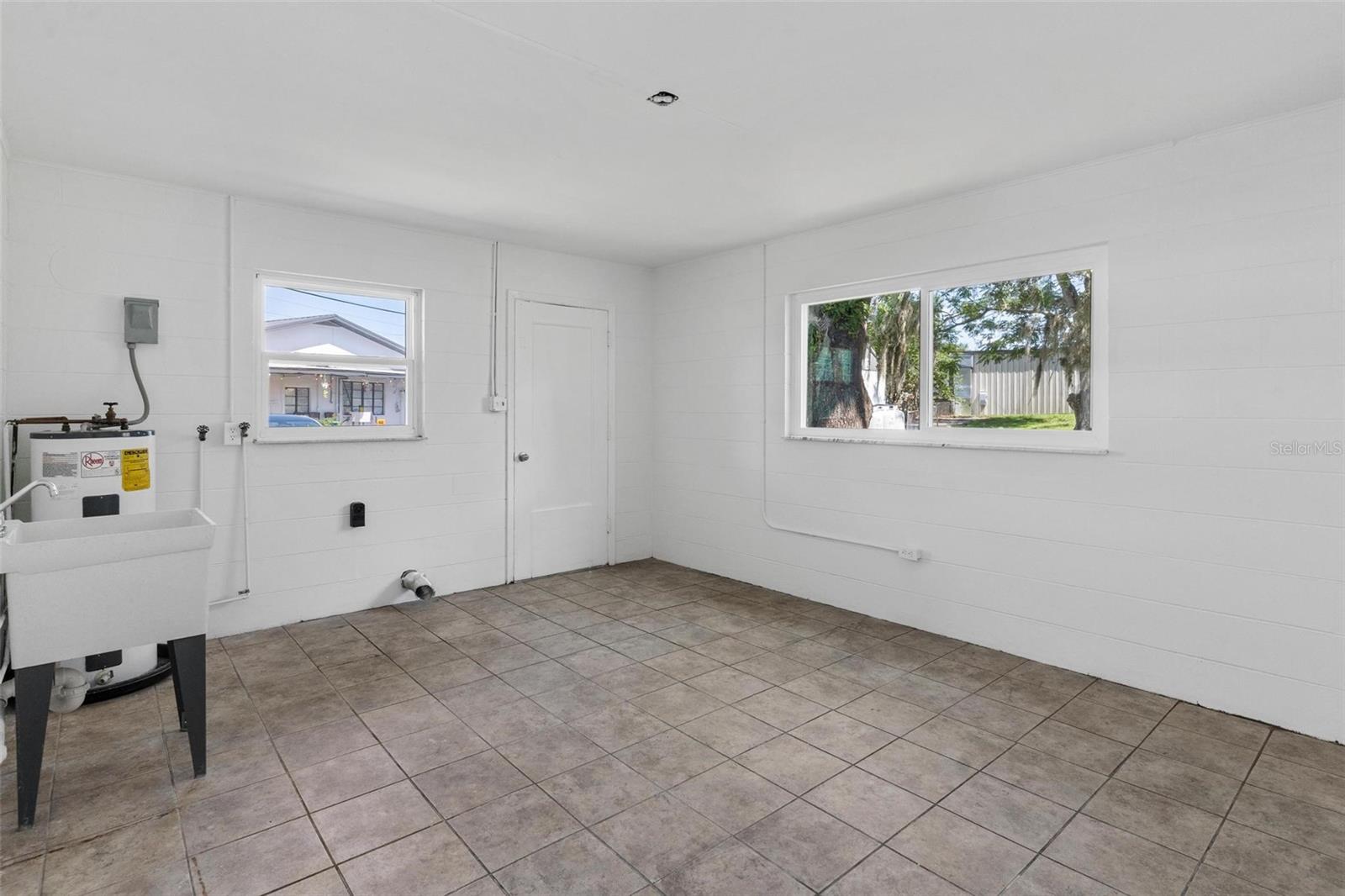 Image 18 of 25 For 109 Lakeview Street