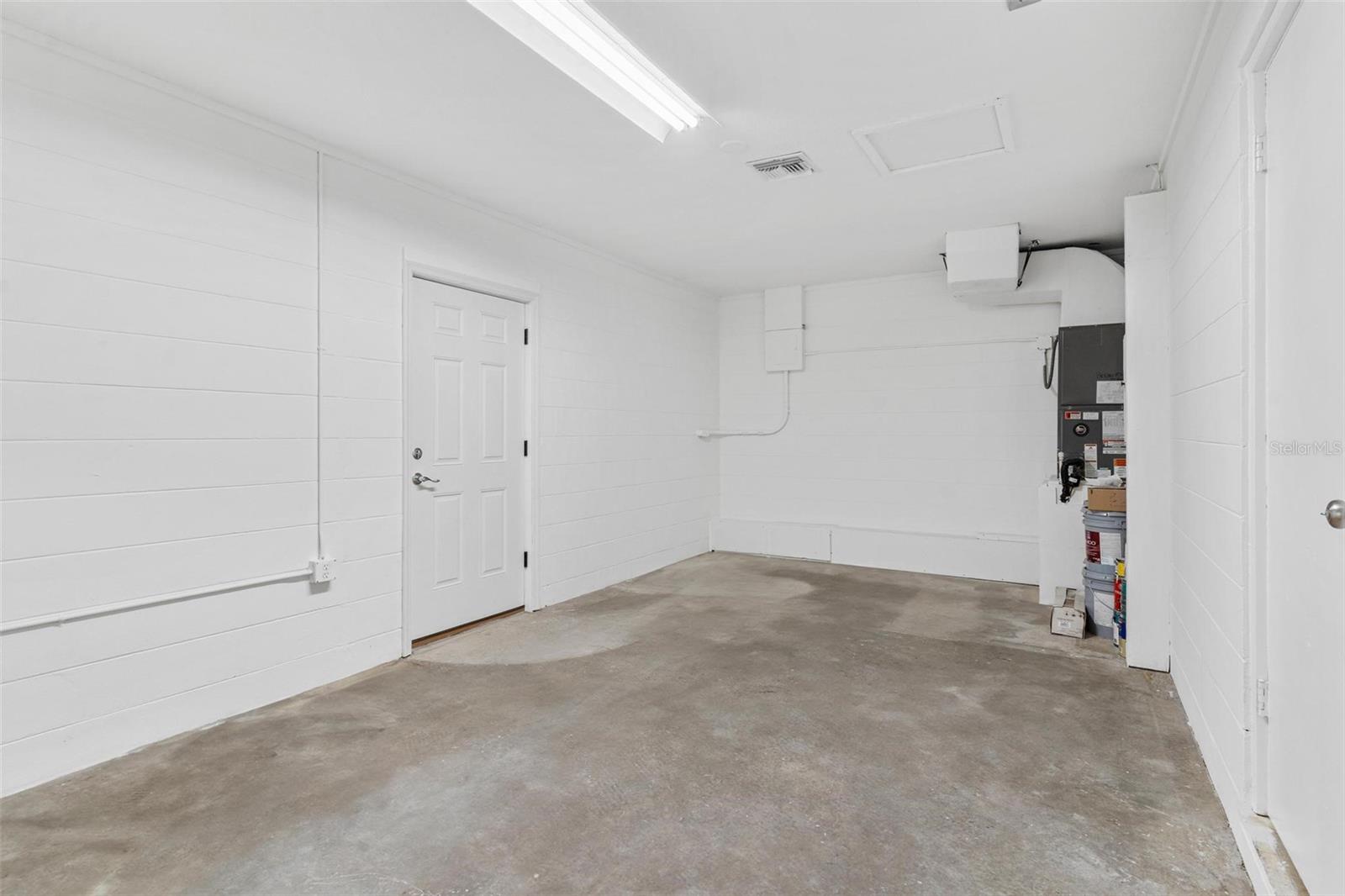 Image 20 of 25 For 109 Lakeview Street